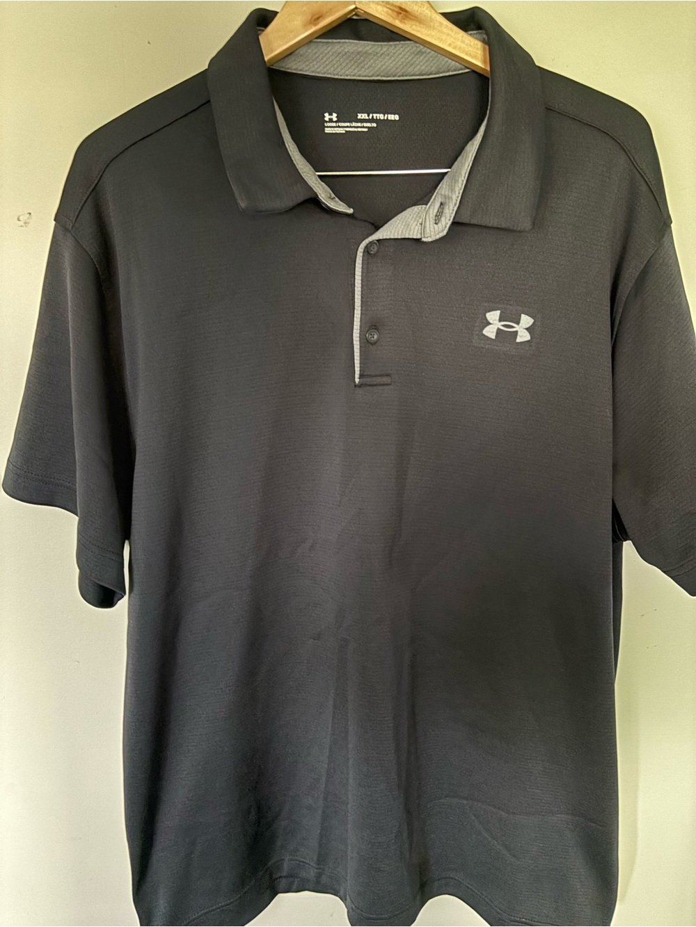 Under Armour Men's Performance polo golf shirt in Black and Gray